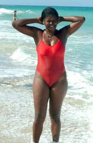 nude beach wifey